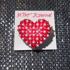 BNWT Betsey Johnson Heart ring